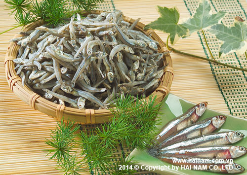 Dried anchovy<br />Latin name: Stolephorus commersonii<br />Size: 2-3 cm; 3 – 5 cm; 5 - 7 cm