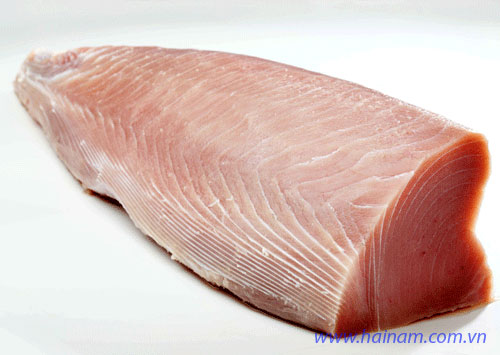 Yellow Fin Tuna loin skinless boneless bloodline off<br />Latin name: Thunnus albacares<br />Size: 1-2kg, 2-4kg, 4kg up